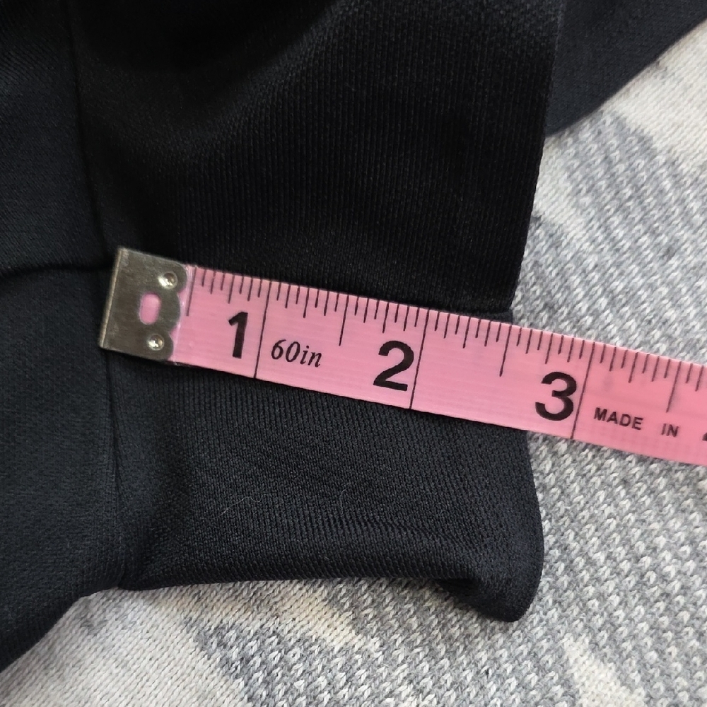 Under Armour Medium Black Athletic Shorts And Medium Heather Gray Cloth Shorts - Picture 6 of 12